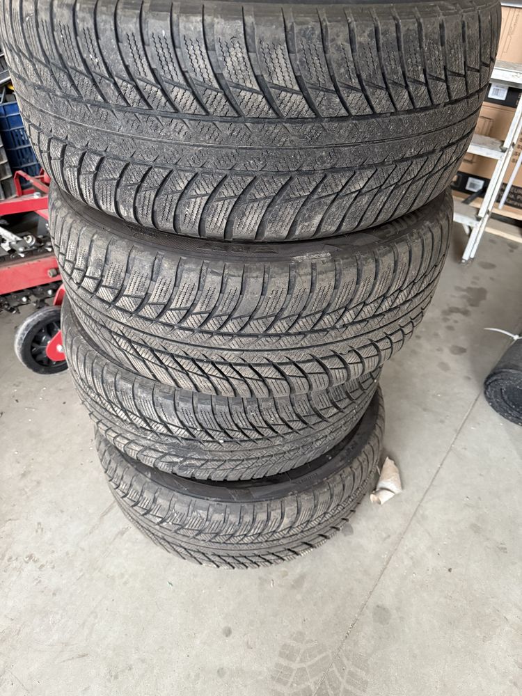 Anvelope Bridgestone 225/50/17