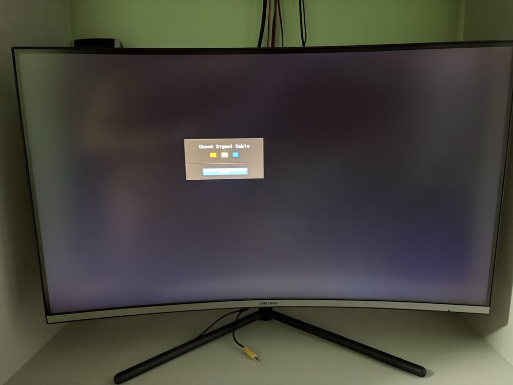 Monitor LED CURBAT SAMSUNG 31.5”, 4k UHD, display port