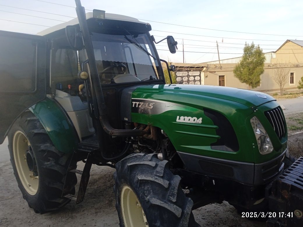 Traktor TTZ-LS 1004