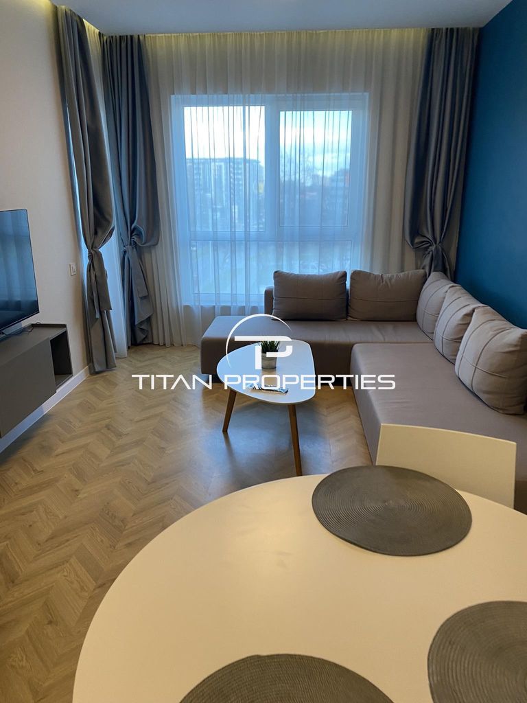 Дава се под наем Двустаен апартамент в Пловдив, Център - 72 кв.м за 475 € - Снимка #1