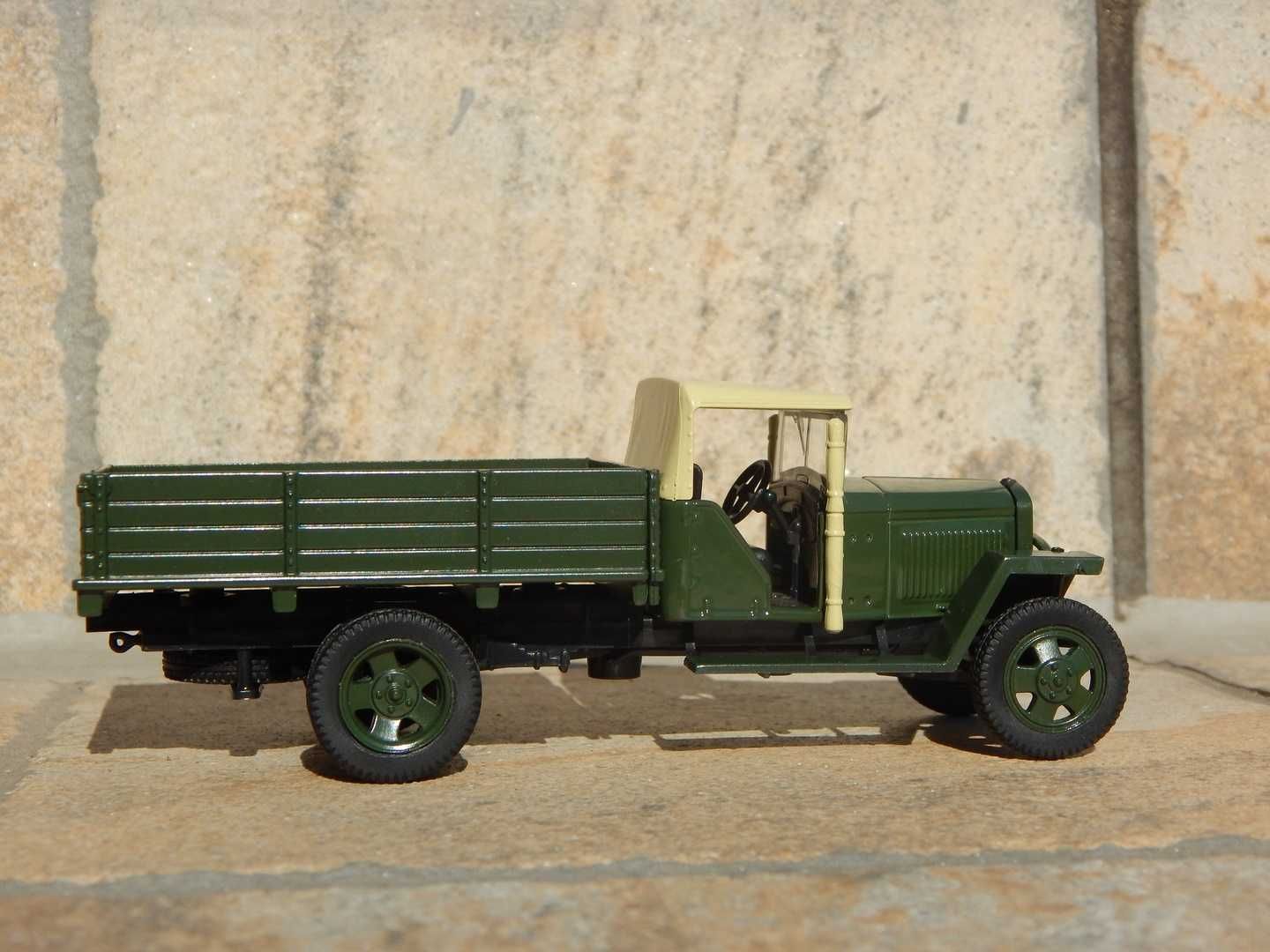 Macheta camioneta militara GAZ-MM-V (Ford AA) 1938-1946 + ambalaj