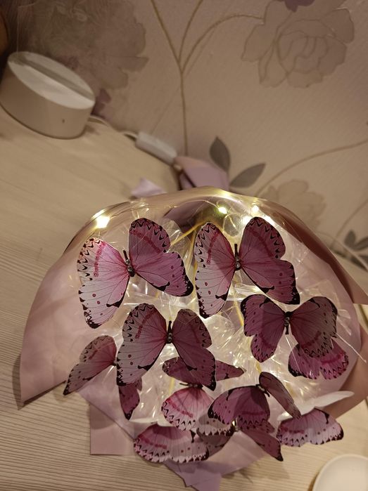 Интересный букет с бабочками