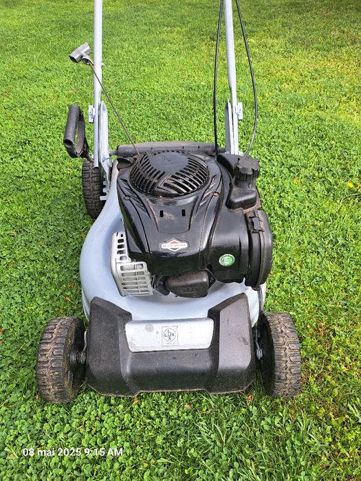 Vând mașina tuns gazon LUX TOOLS