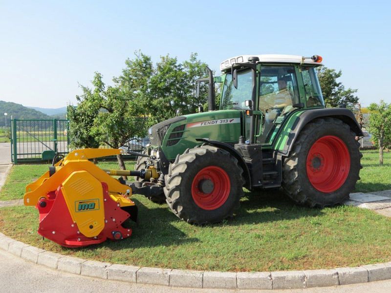 Tocator resturi vegetale INO model PROFI MEGA 300