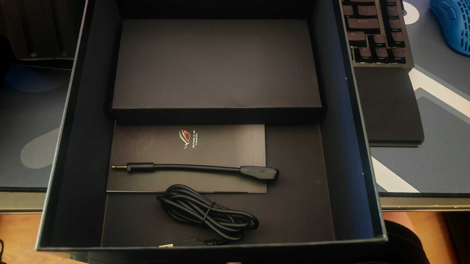 Геймърски слушалки ASUS ROG Delta S, USB-C, Aura Sync RGB