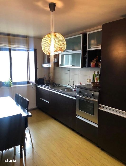 Apartament 2 decomandate Spaniei 2/4 2 balcoane centrală mobilat