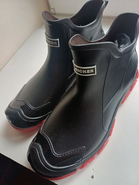 Cizme de ploaie noi, impermeabile.