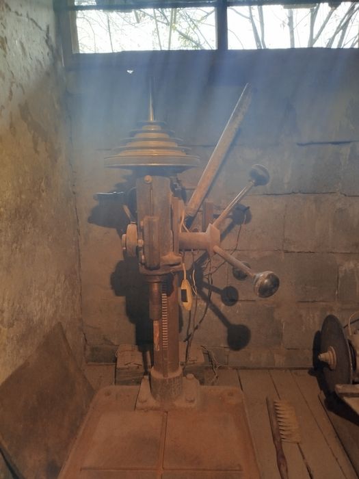 Сверлильный станок