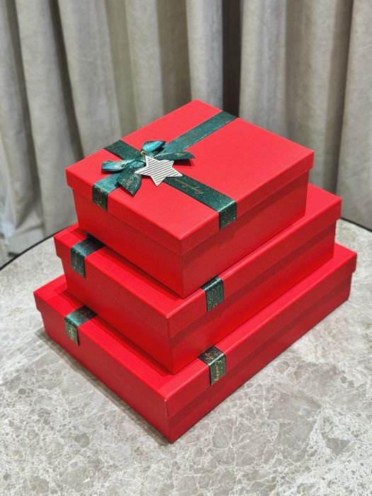 Подарочная коробка