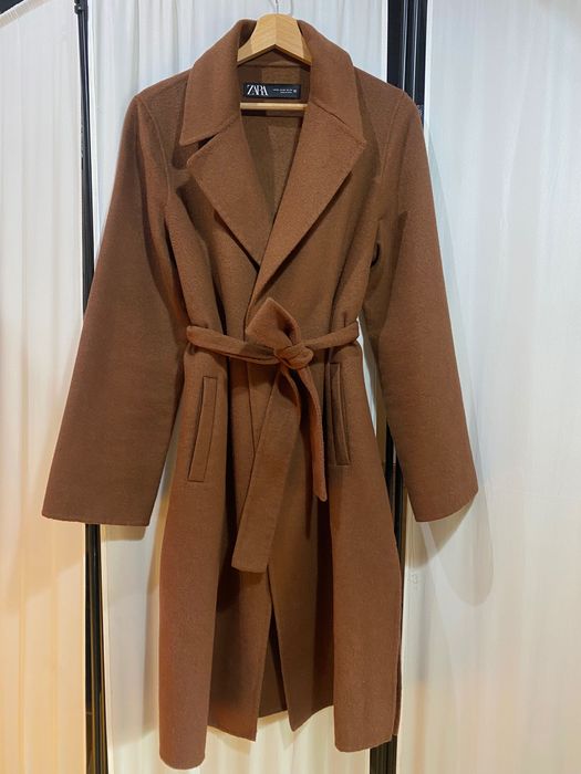 Вълнено палто тип халат Zara в кафяво