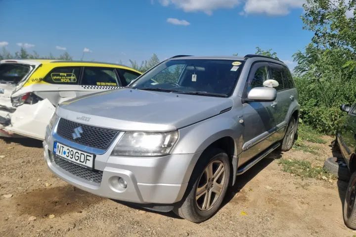 pompa abs injectie servodirectie frana vacuum clapeta de acceleratie racitor gaze egr alternator electromotor compresor clima ac  Suzuki Grand Vitara 2007  motor 1.9ddis f9q Dezmembrez piese