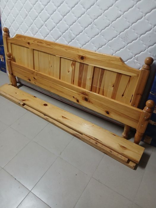 Спалня от дървен масив