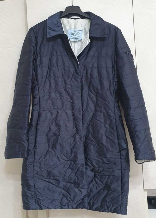 Продам куртку Prada. Б/у. В идеальном состоянии.