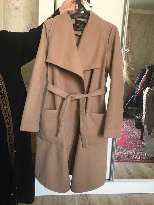 Пальто из шерсти от Манго