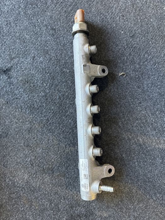 Rampa Injectoare Audi 2.0 Tdi Cag Cod 03L130089A