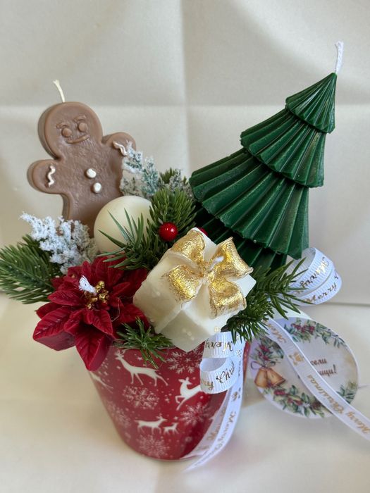 Коледна аранжировка са ароматни соеви свещи