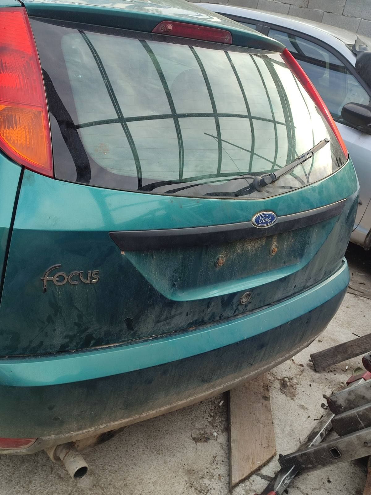 Ford Focus 1.6 бензин