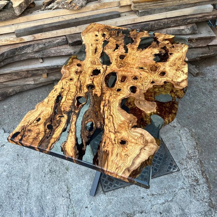 Маса от орех с епоксидна смола / луксозни маси по поръчка