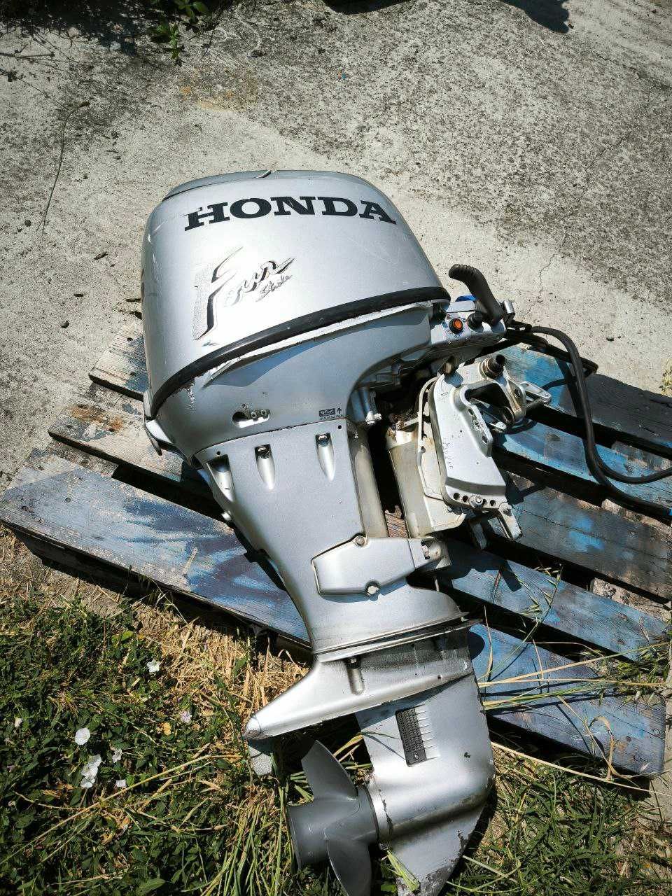 Мотор honda 25 к.с.2006 г. На части
