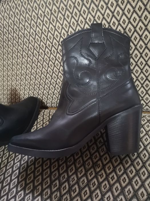 Botine ciocate din piele, marimea 36