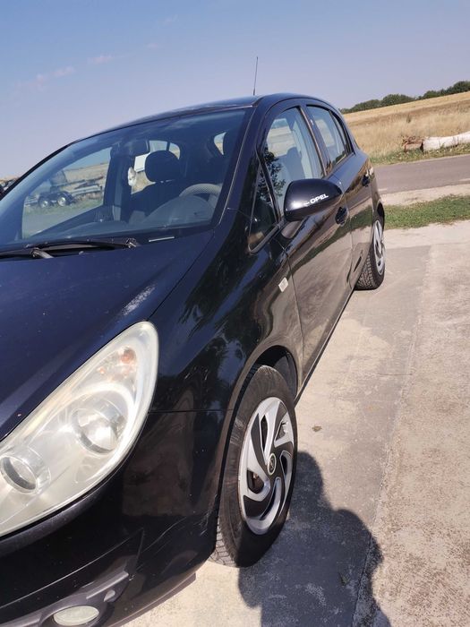 Vând Opel Corsa D, an 2010, capacitate 1.3 diesel - Înmatriculată