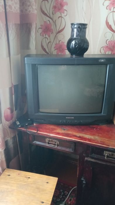 Продам телевизор samsung