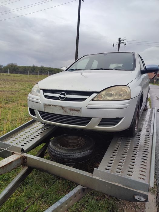 Dezmembrez Opel CORSA C,