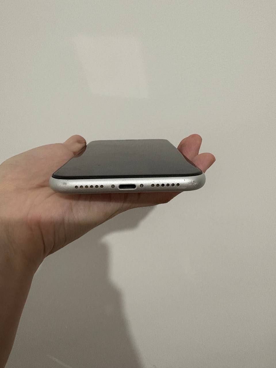 Продается iPhone XR