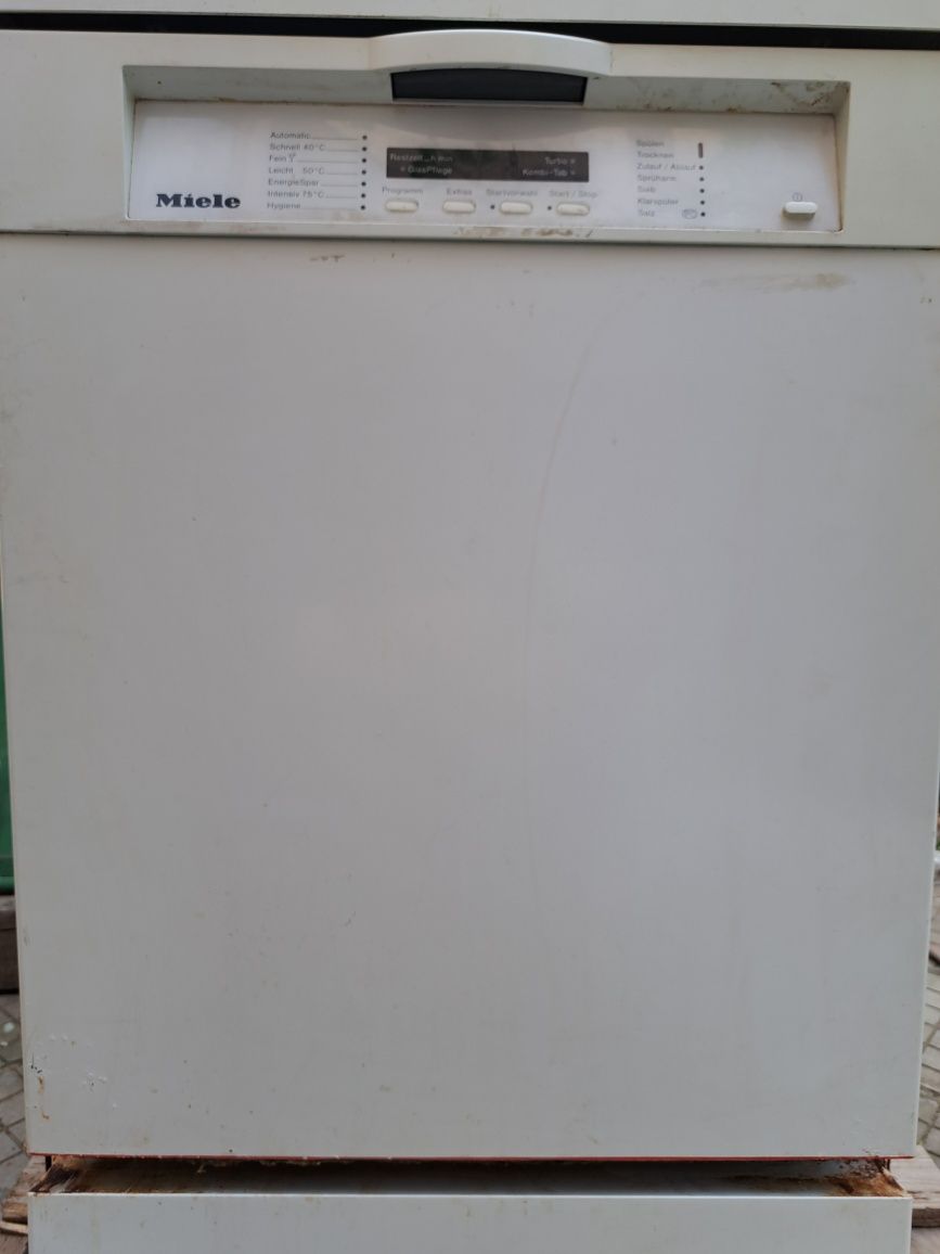 Съдомиялна машина "MIELE"