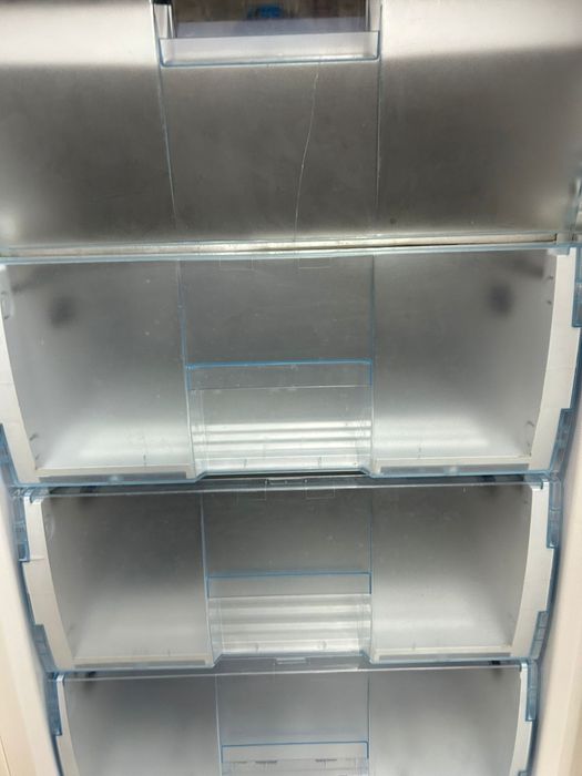 Vând combina frigorifica  Arctic