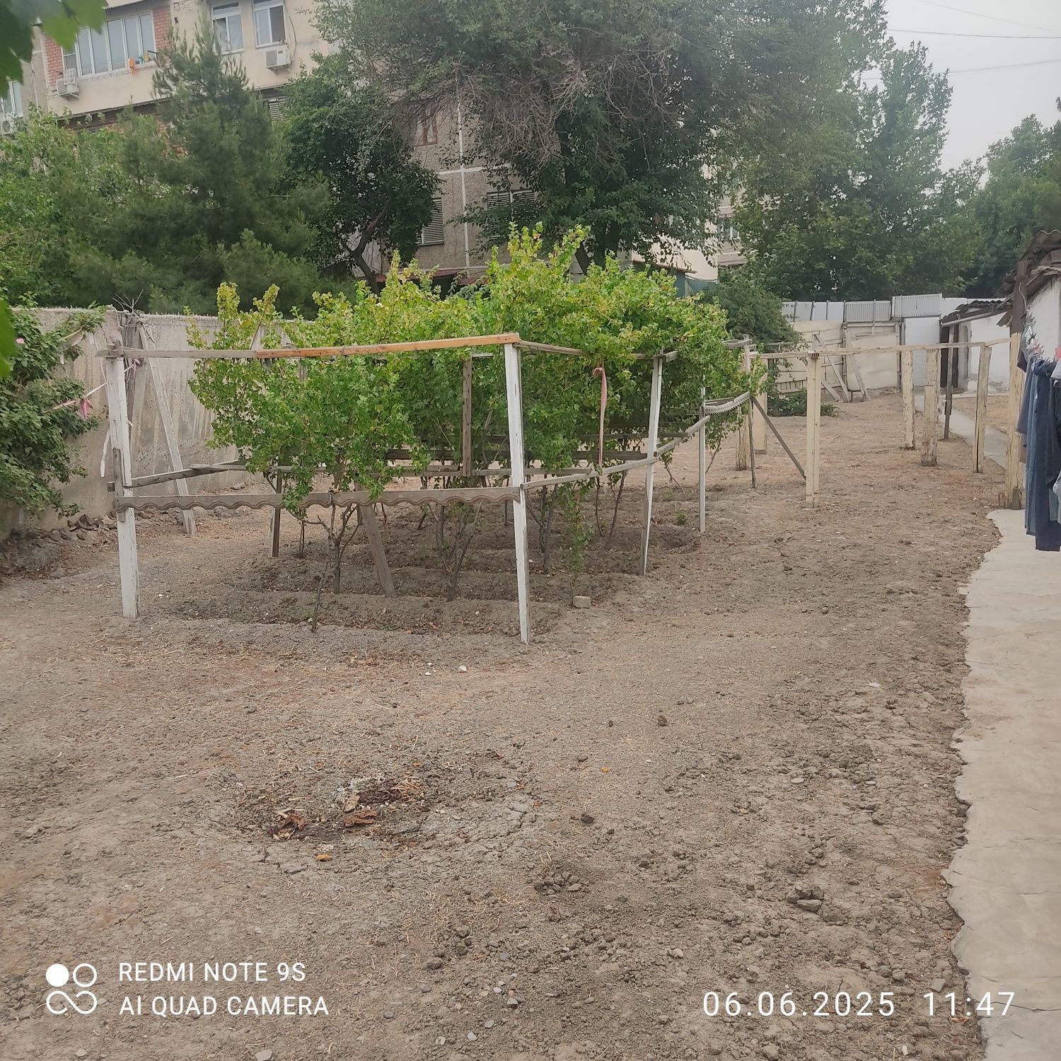 участок 8 соток дом