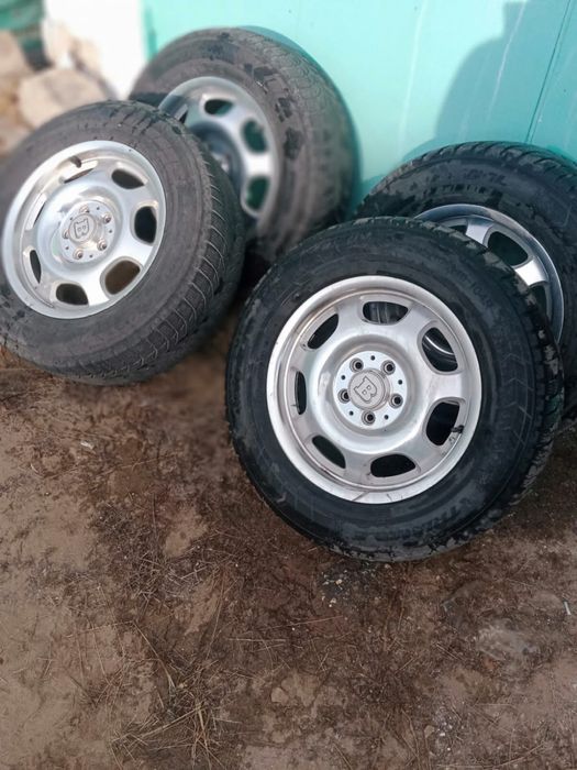 Продам Шины всесезонные 16 размер 235/60r16 104r