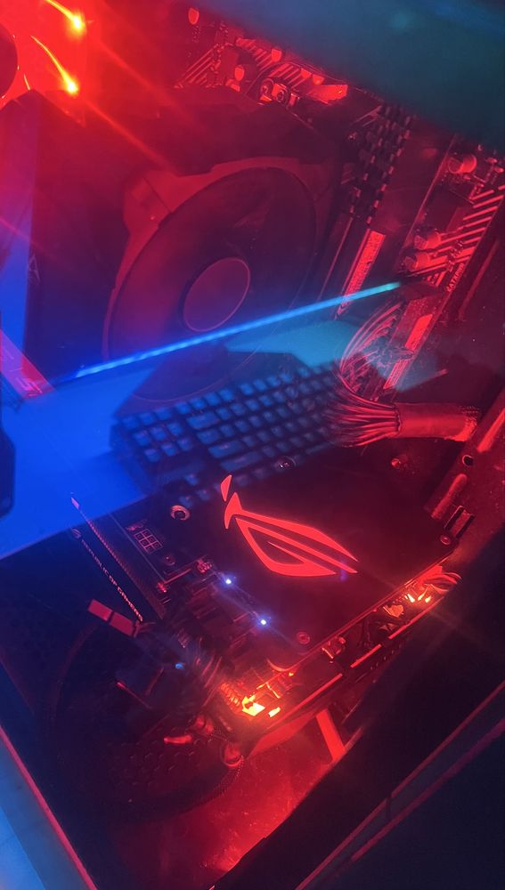 Placă video Asus Strix GTX 1080 TI impecabilă