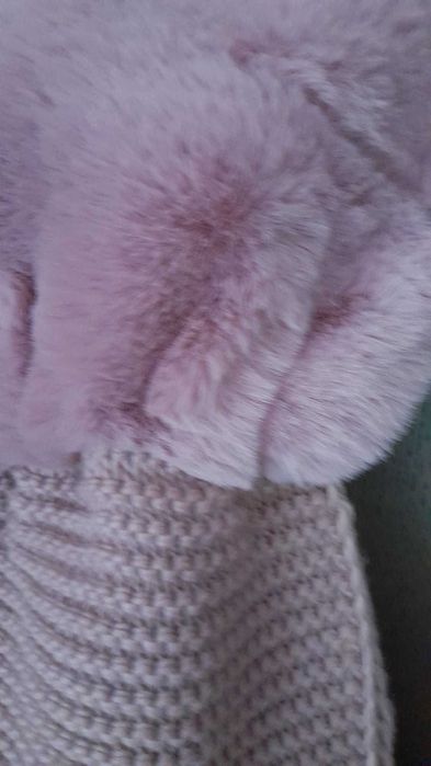 Чисто нов Зимен шал Guess