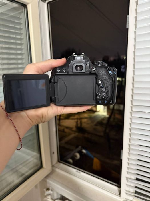 Продаю камеру Canon 650D