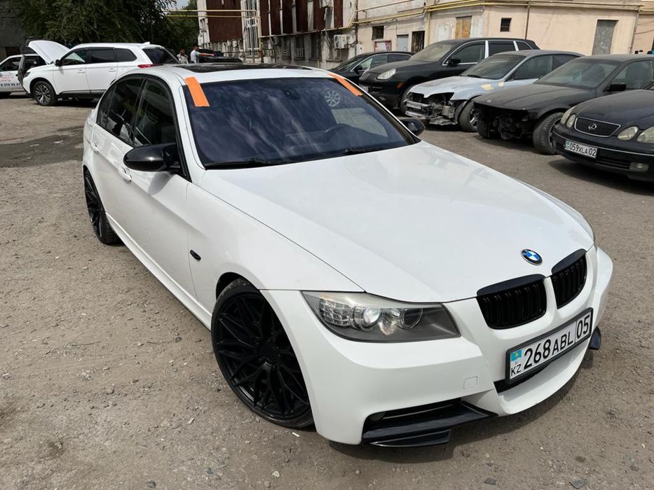 Лобовое стекло БМВ