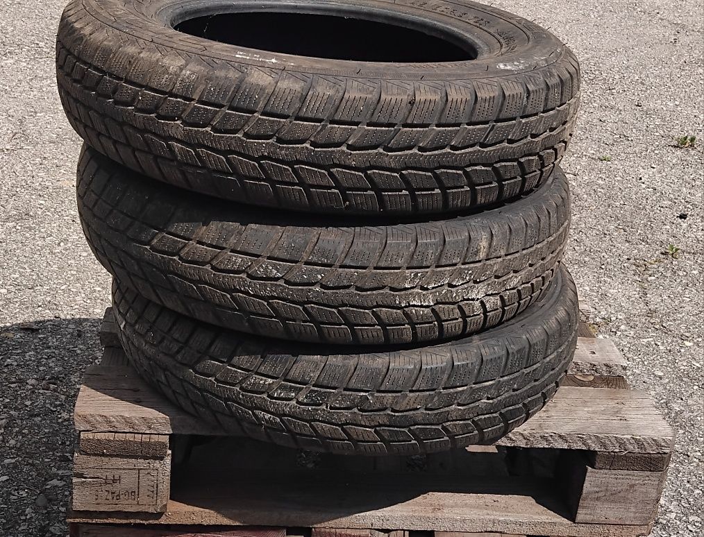 Гуми 145 80 13  Фалкен Falken 3 броя. Нов внос. Не са нови!