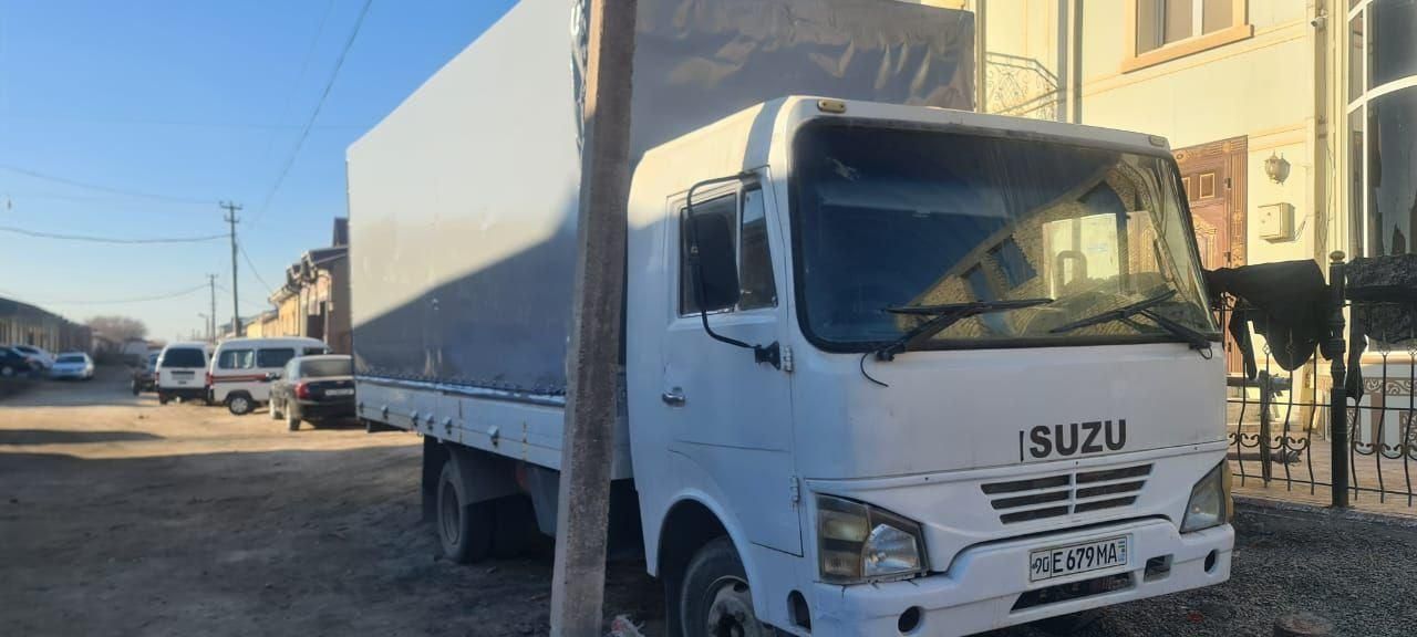 Isuzu грузовик продаётся