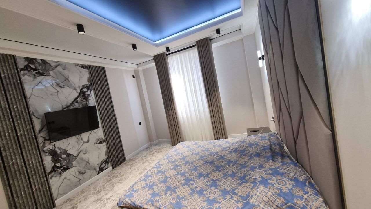 Chinobod sanatoriya oldida