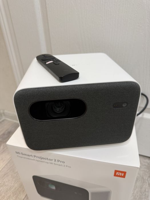 Проектор Xiaomi Mi Smart Projector 2 Pro в отличном состоянии