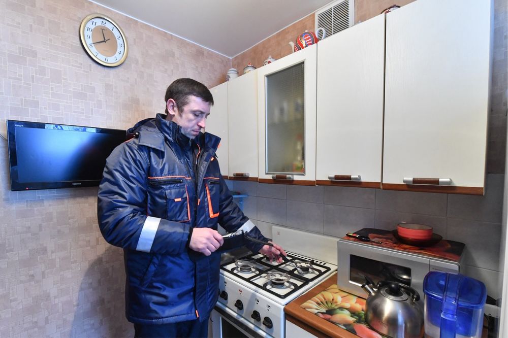 Ремонт электроплит. чистка ремонт газовых плит. варочных поверхностей.