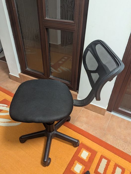 Scaun de birou pentru copil.