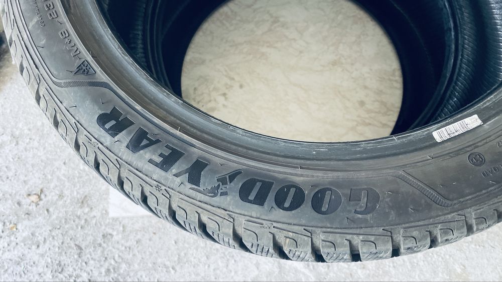 Гуми за Tesla model 3, 235 45 18