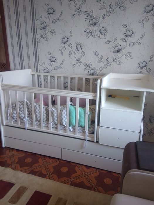 Детская кроватка