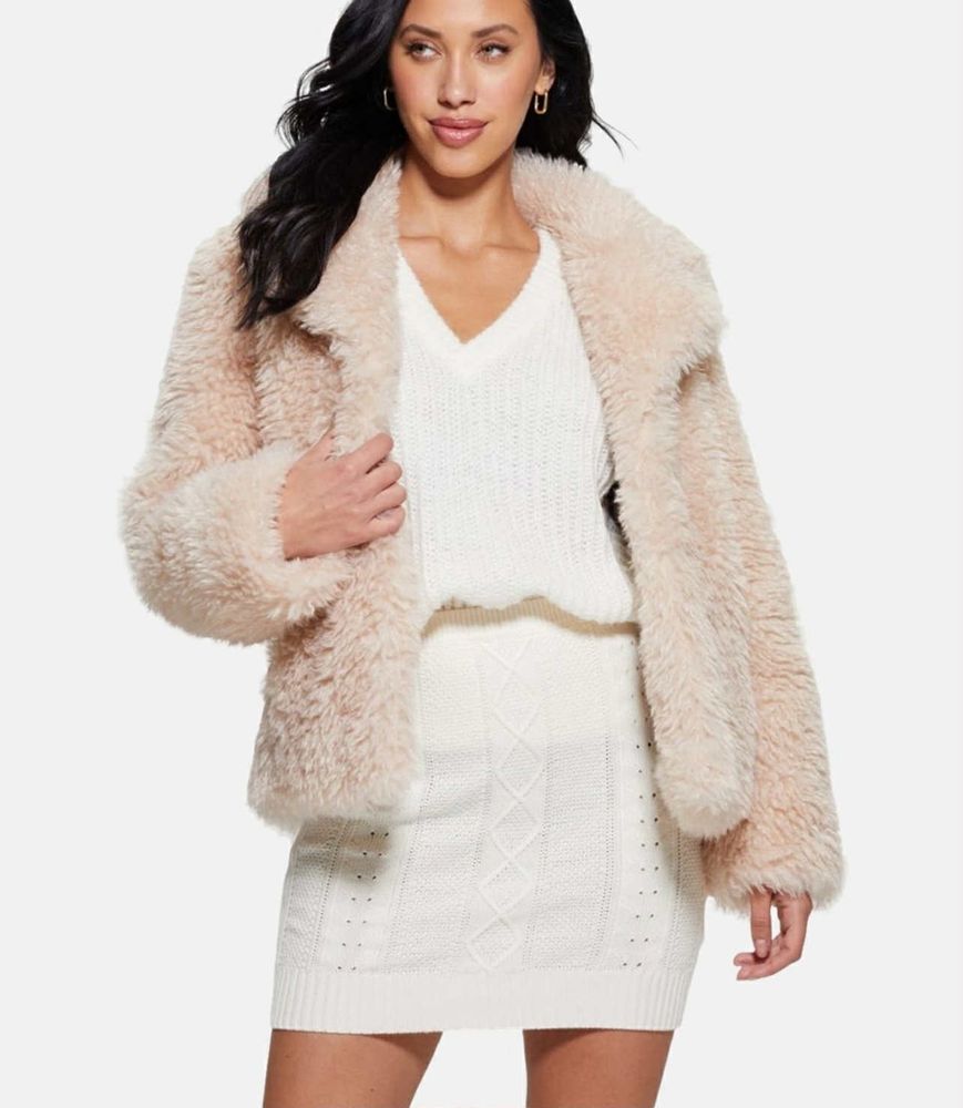 Двулицево яке Guess