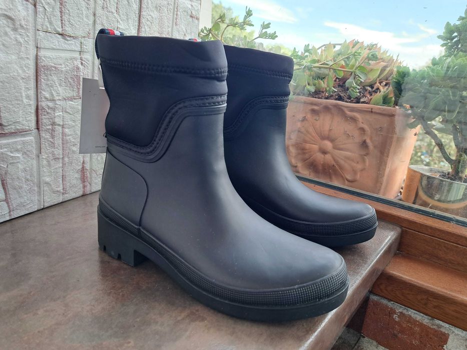 дамски боти,зимни обувки,гумени ботуши Tommy Hilfiger номер39,нови