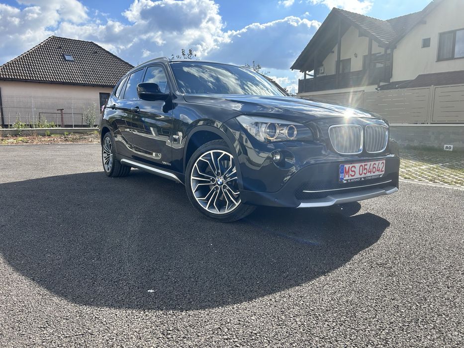 BMW X1 xDRIVE 23D-204CP -Automat-Piele/Xenon/Navi/HARMAN KARDON/Pano