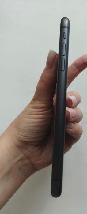 iPhone 11 в отличном состоянии