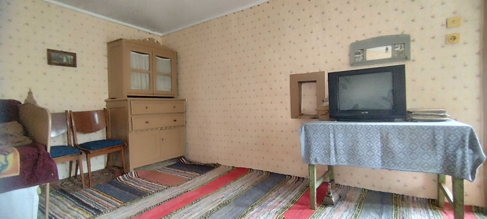 Продавам къща с двор, с. Срацимир