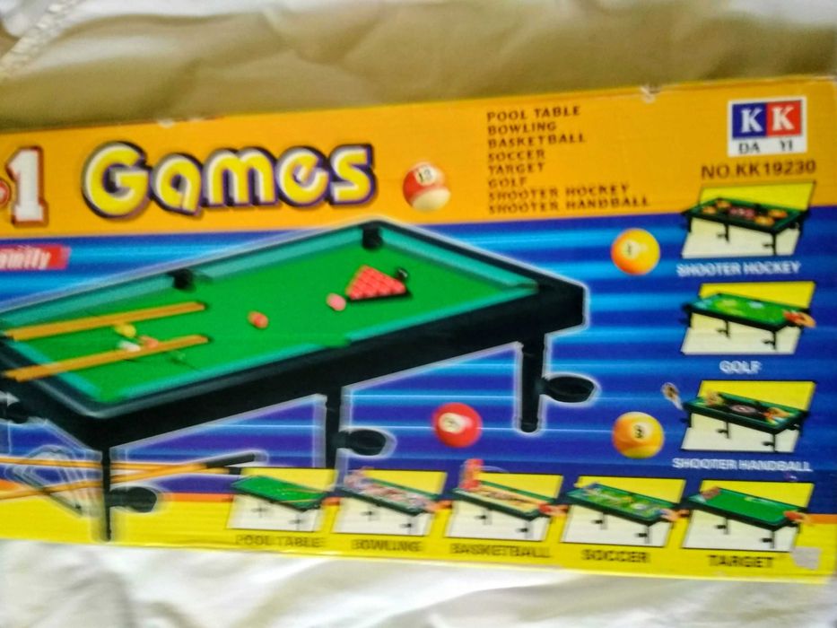 Продавам настолна игра СНУКЪР  в умален вид - почти нов.